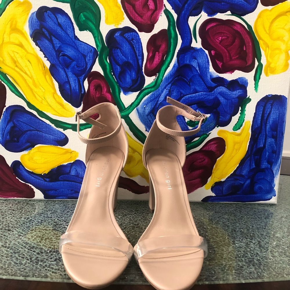 Madden Girl Tan Sandals Size 8.5